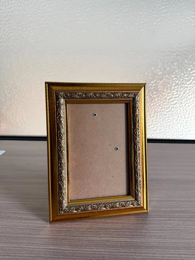 Bingkai / Frame Foto Ukir Emas Klasik Vintage Ukuran 15x20 cm