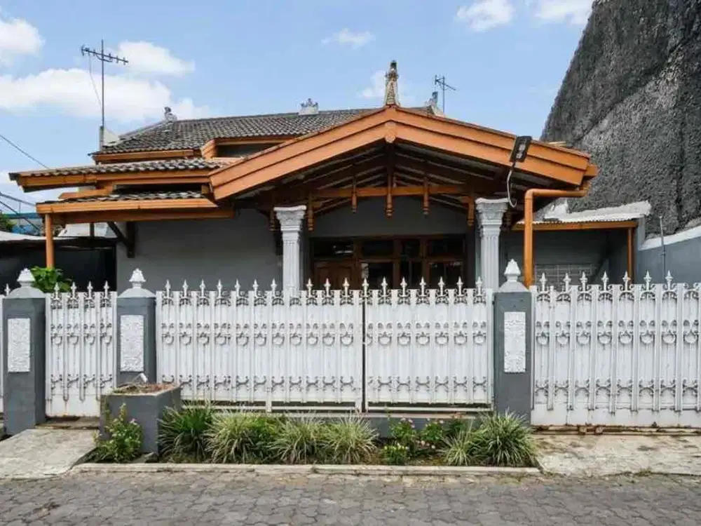 dijual rumah lama hitung tanah di Margahayu Raya bandung