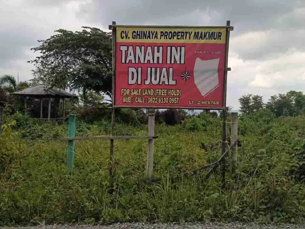 TANAH VIEW PANTAI DENGAN PANORAMA DANAU RANAU DAN GUNUNG SEMINUNG DI WILAYAH OKU SELATAN, SUMATERA SELATAN