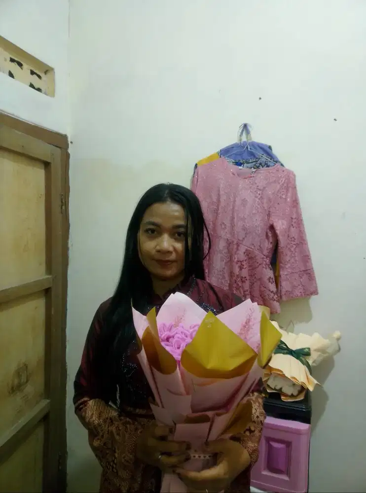 Butuh pekerjaan di laundry bagian cuci atau kasir.sya pengalaman 8 thn