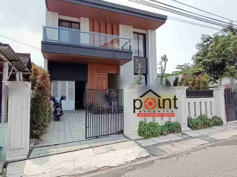 Rumah Mewah 2Lt Strategis Dekat Jalan Raya Solo