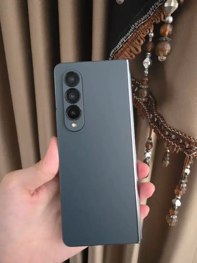 Samsung z fold 4 256gb SEIN lengkap mulus no minus