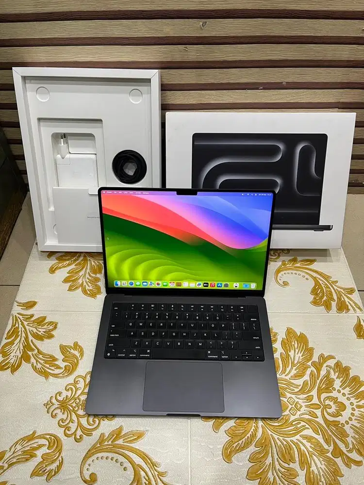 Macbook Pro 14 inch M3 Pro 18GB 1TB Second Ex IBOX
