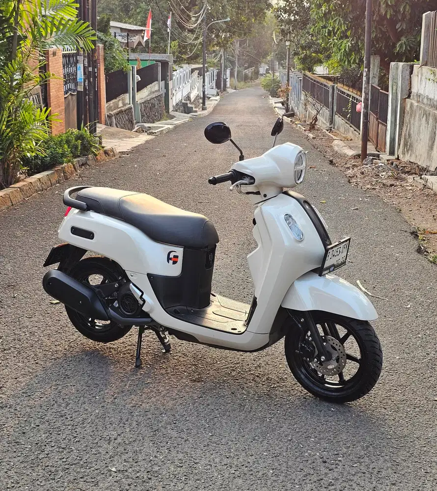 Seperti baru! YAMAHA FAZZIO NEO HYBRID 2025 Pajak ON Luxury lux