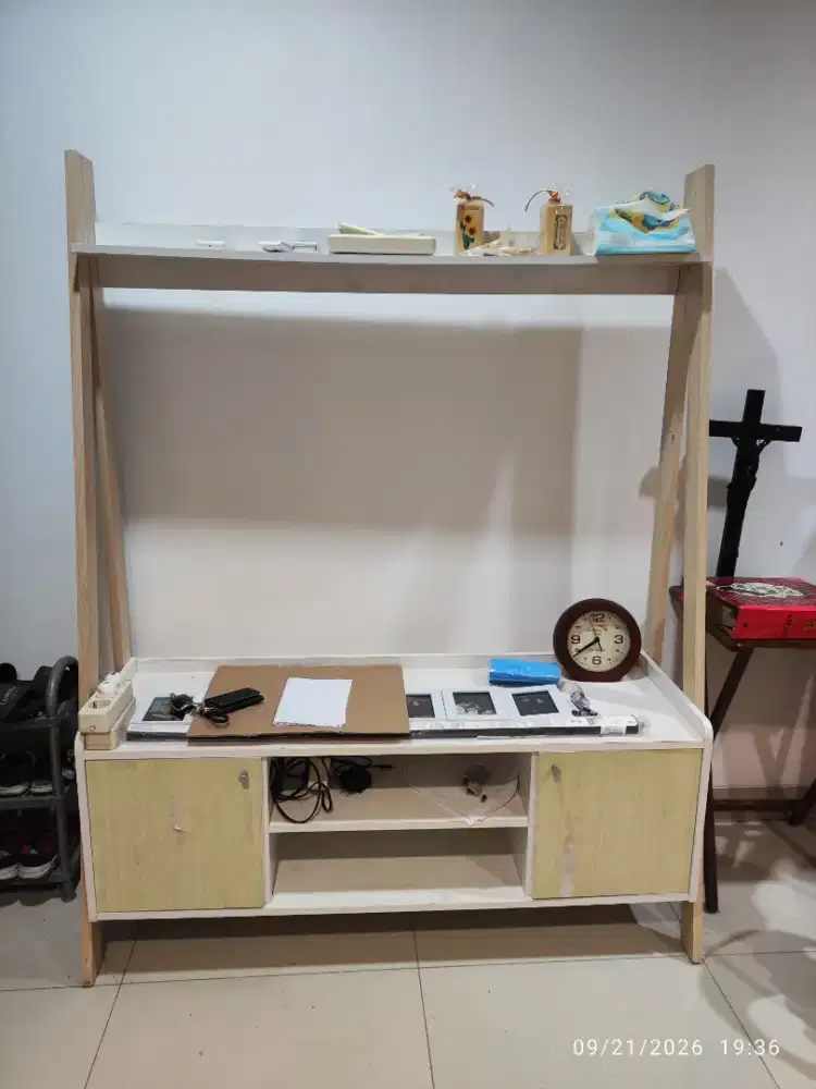 Lemari TV preloved