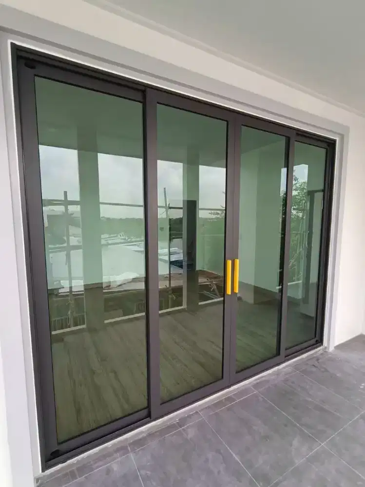 Pintu kaca dan kaca tempered custome
