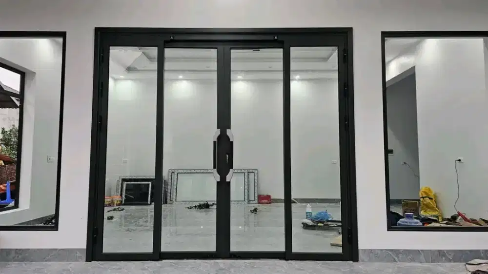Soesialis pintu kaca