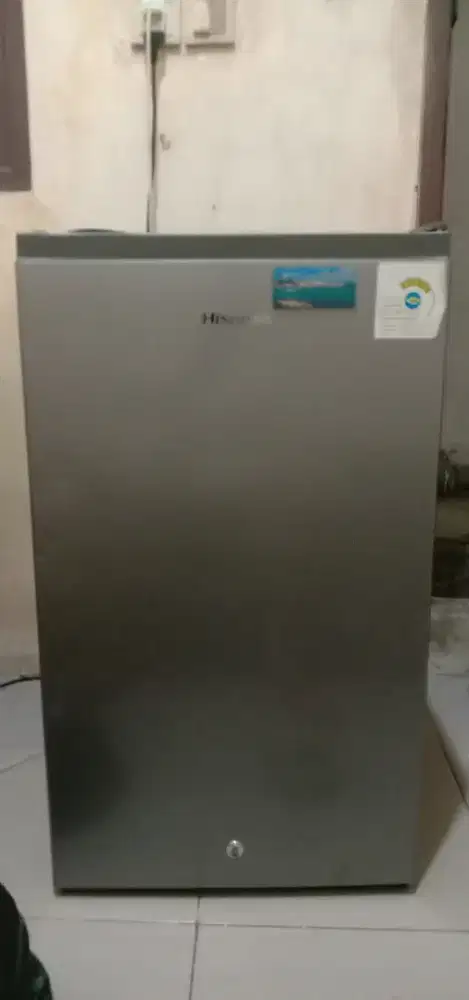 Kulkas / lemari ES Hisense