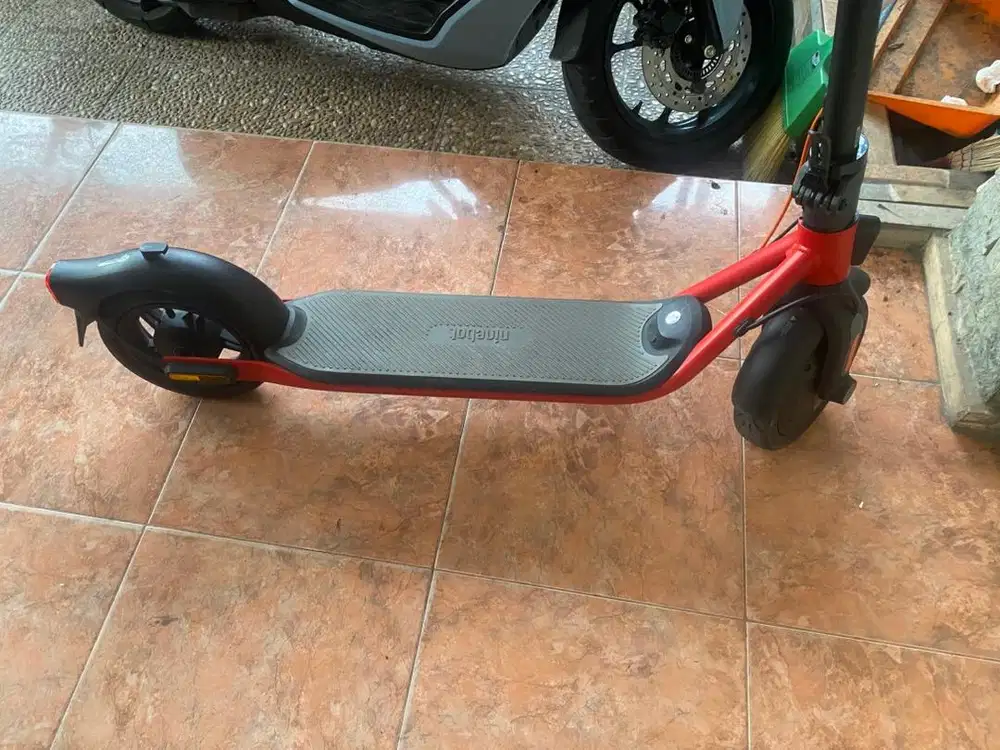 Scooter merk nineboot
