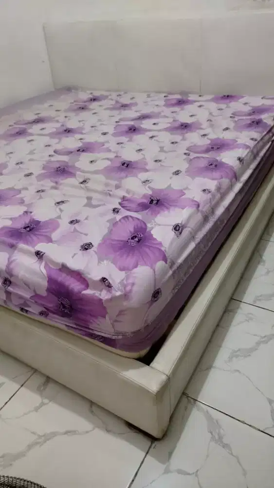 Dijual santai 1 set spring bed merk DR .Hard ukuran 200x200