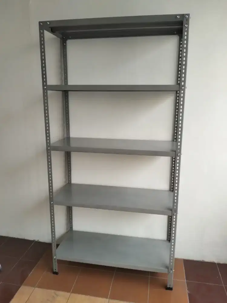 Rak besi serbaguna kokoh