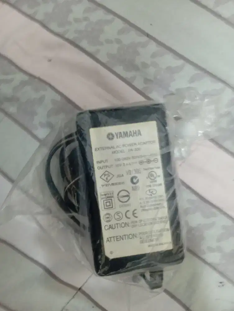 DIJUAL ADAPTOR ORY ORIGINAL YAMAHA PSRS S 910 ADAPTOR ASLI ORI YAMAHA