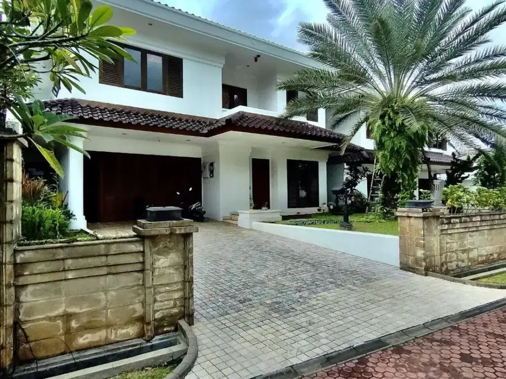 rumah dijual cepat private pool di pejaten barat