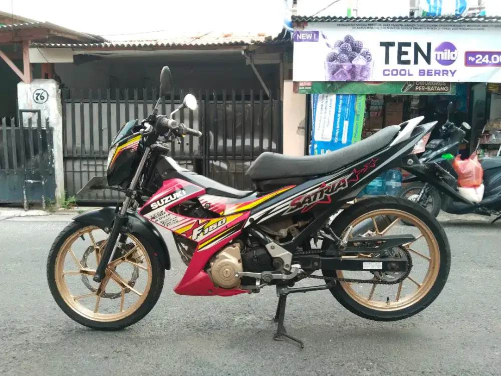 SUZUKI SATRIA FU FACELIFT TH 2015 MOTOR MESIN BODY BAGUS SIAP PAKAI