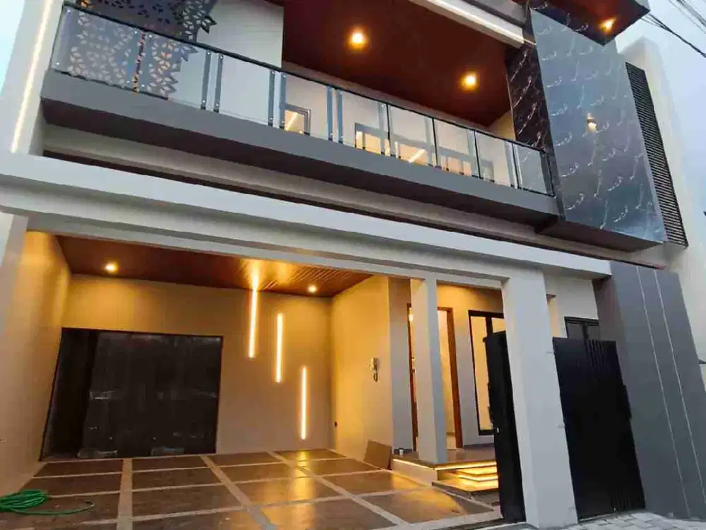 Rumah Mewah 2 Lantai Dekat Lempongsari Jl. Damai Jogja