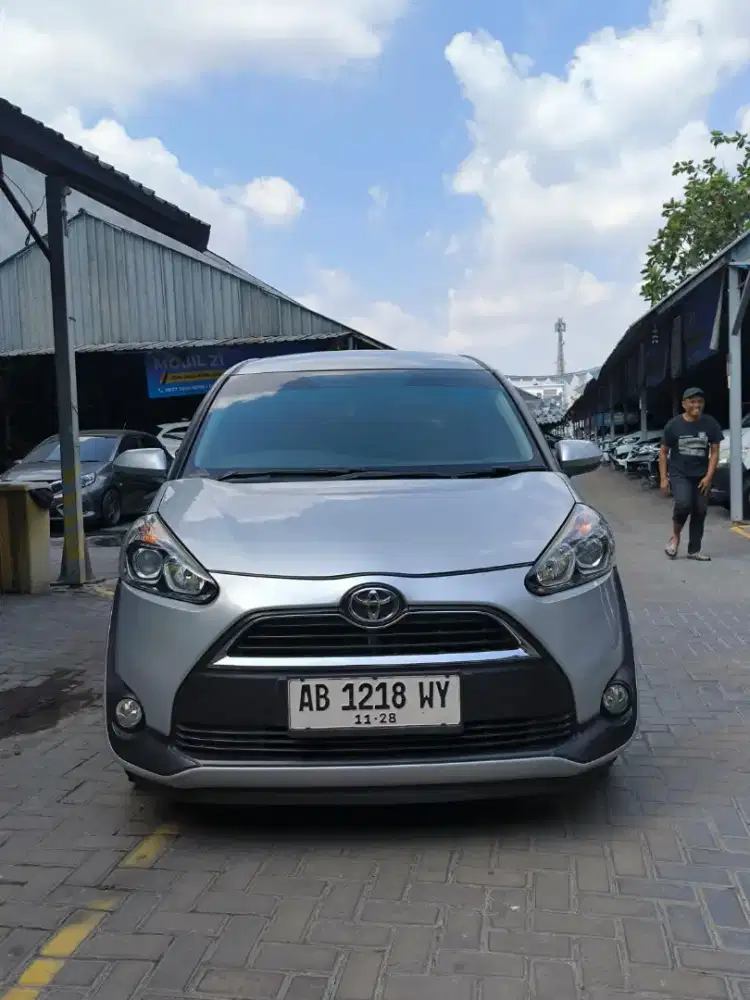 Dijual Sienta V matic