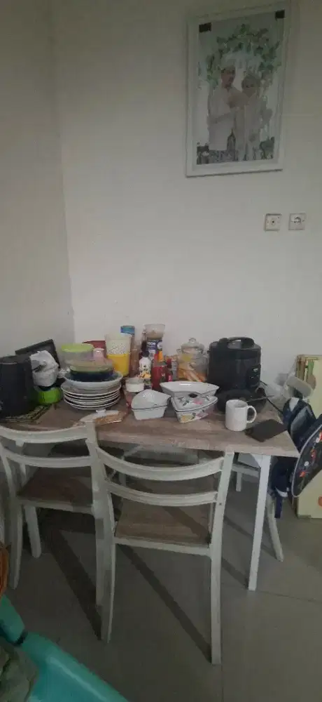 Dijual meja makan 4 kursi ukuran 120x70