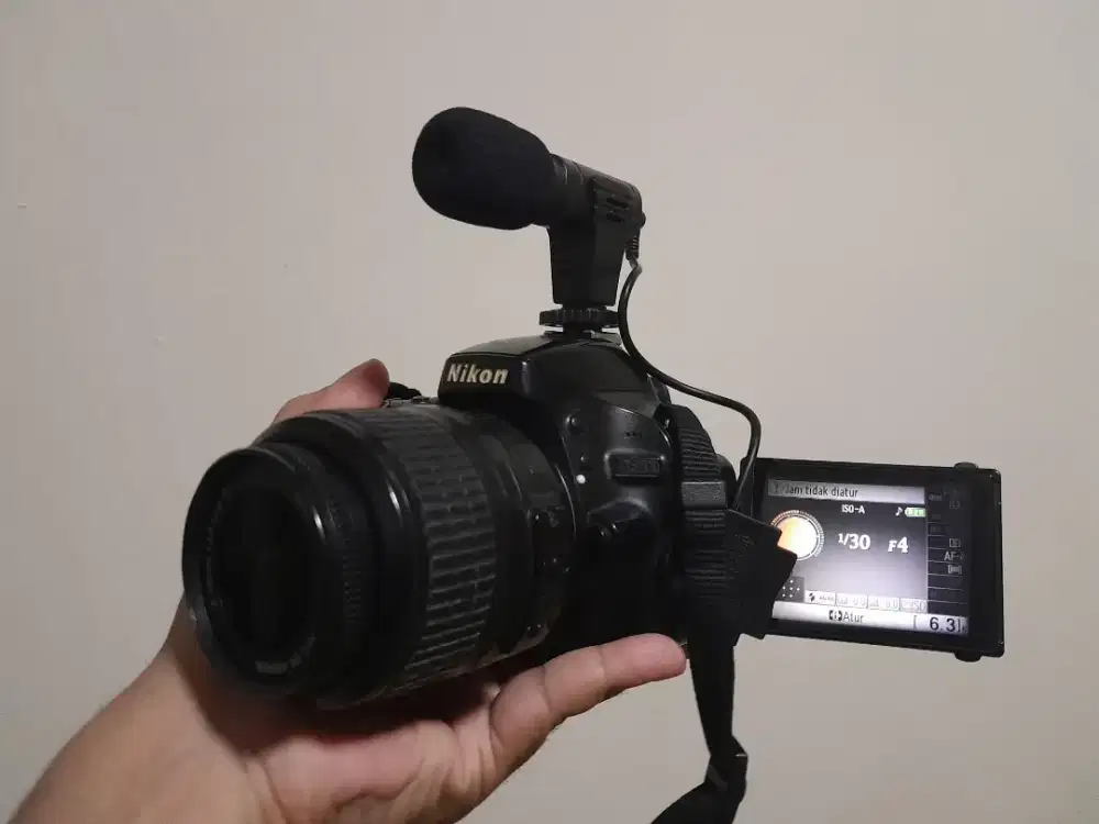 Kamera dslr Nikon D5100 + Mic