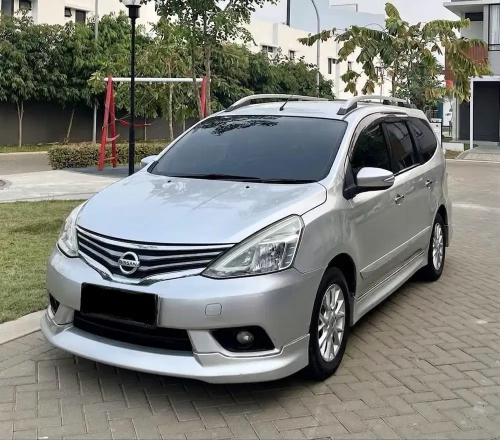NISSAN GRAND LIVINA HIGHWAY STAR (LOW KILOMETER)