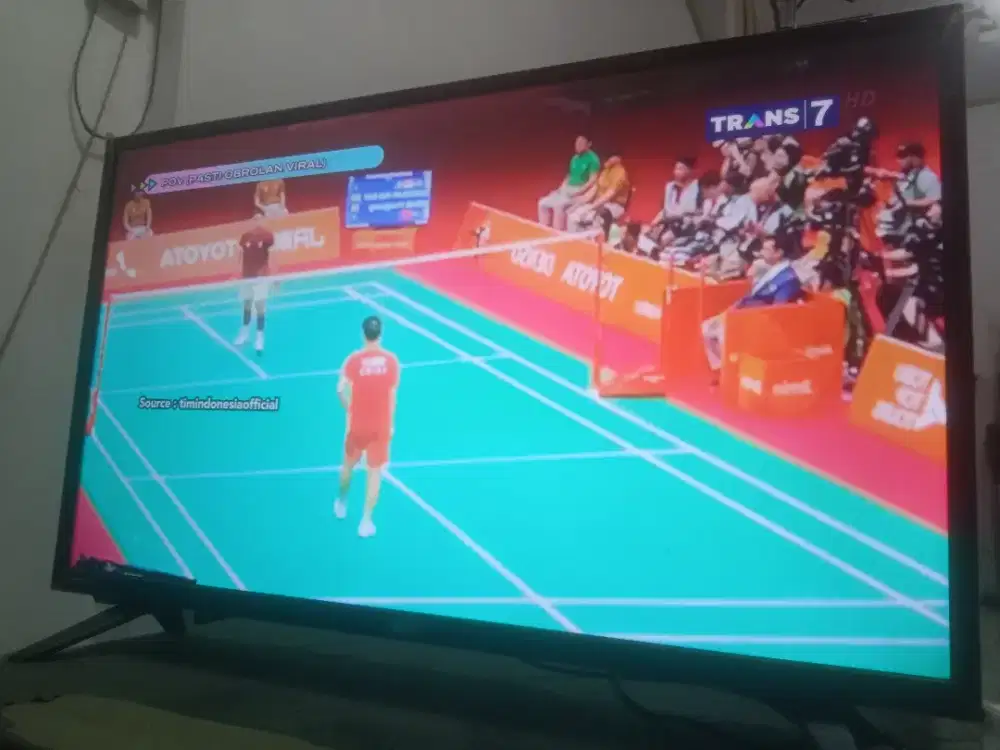 DIJUAL TV LED LG 32 INCH + SALON AKTIF MERK AKATRON