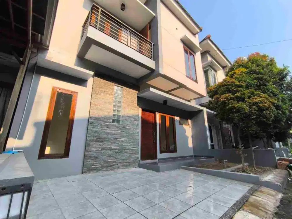 rumah 2lantai lingkungan perumahan di grogol solobaru dekat Mall