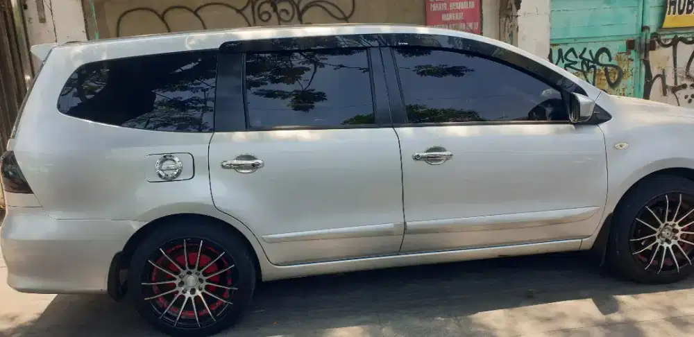 Jual mobil Grand Livina th 2014 Metic mulus spion Elektric pjk hidup