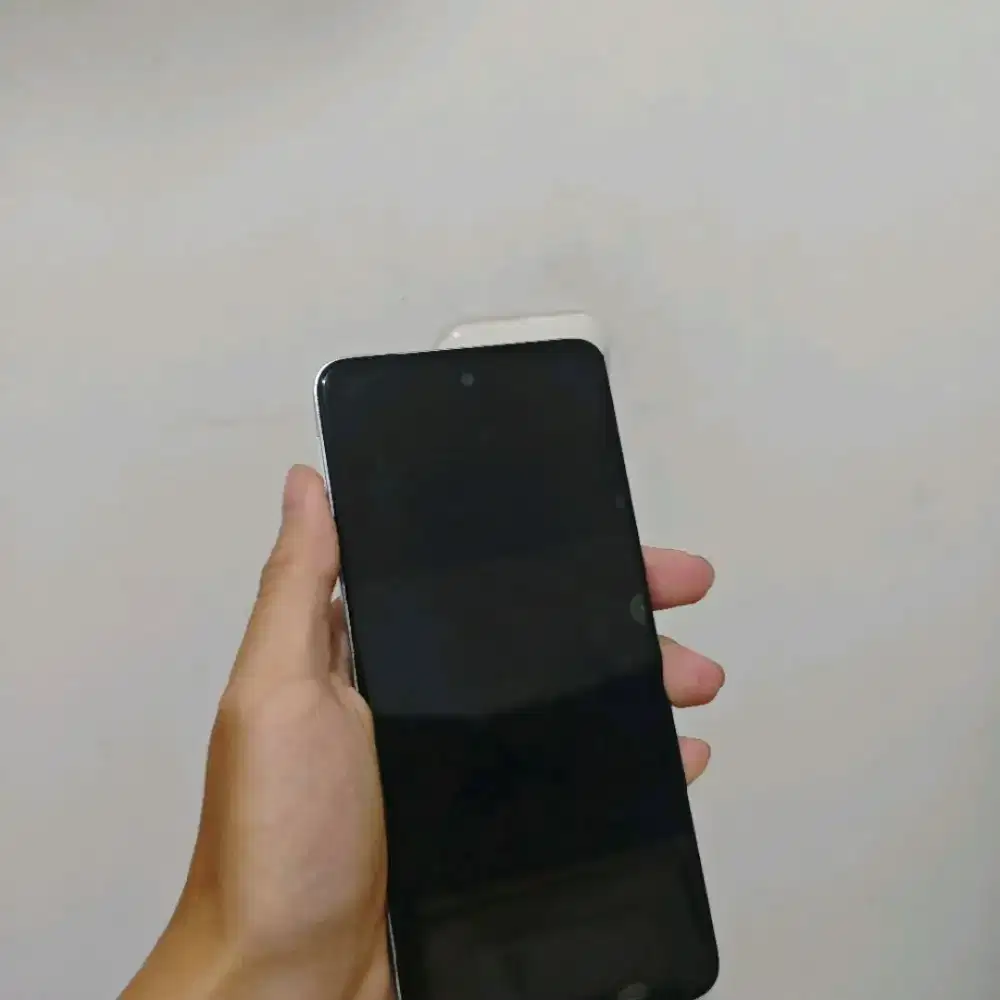 Itel RS4 bekas kondisi retak