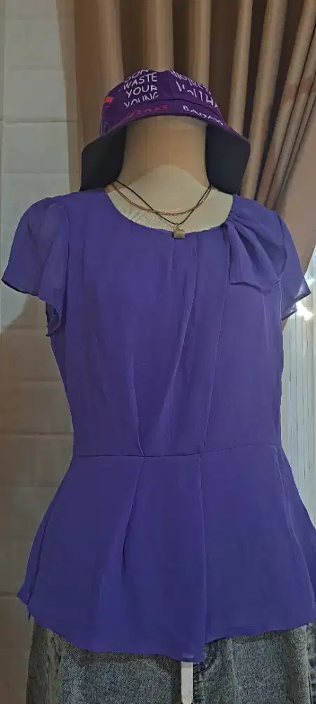 Atasan warna lilac
