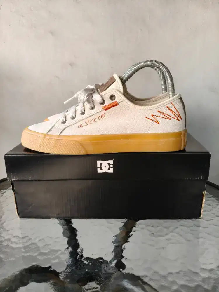 Sepatu DC Manual LE Size 39