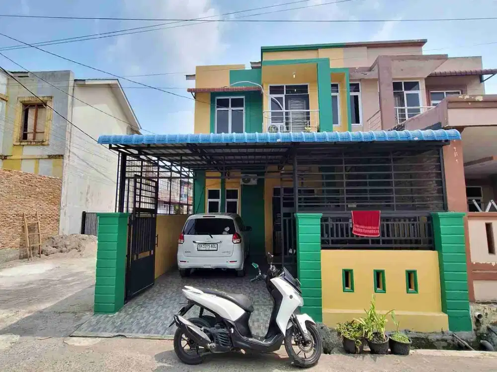 RUMAH SUDUT KOMPLEK STRATEGIS