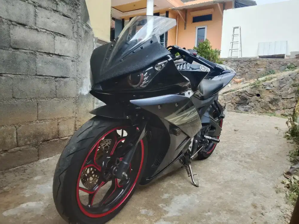 DI JUAL R15 V2/2014.