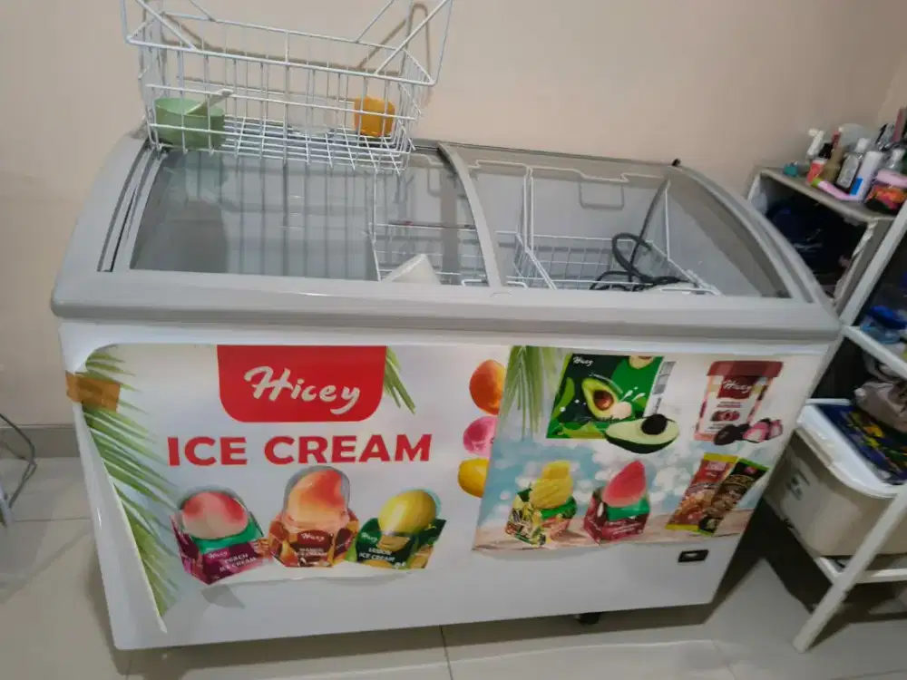 Frezer box eskrim