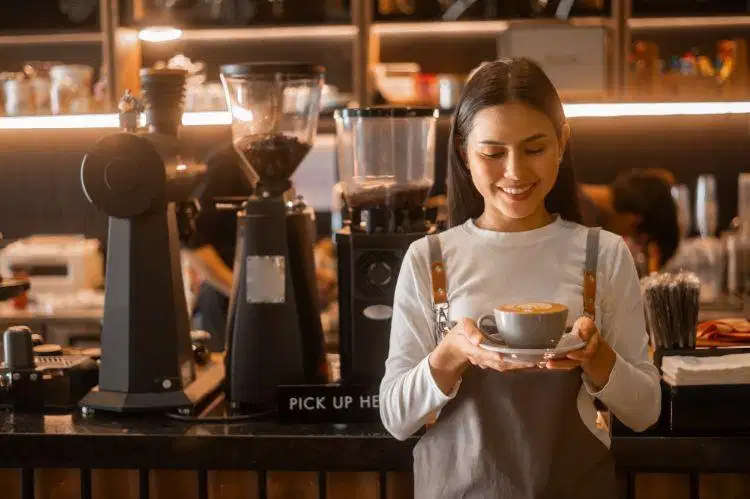 LOWONGAN KERJA – WAITER/WAITRESS