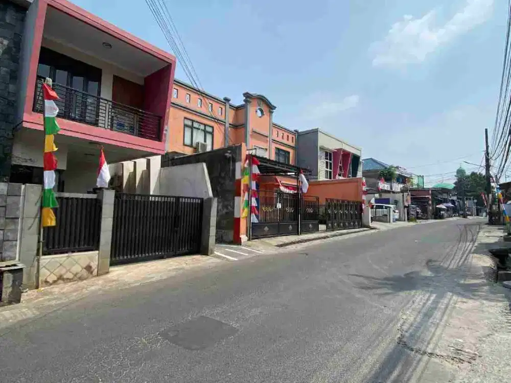 Rumah 2 lantai pinggir jalan 1,5 M strategis bisa utk usaha LT 100 LB 160di jatibening