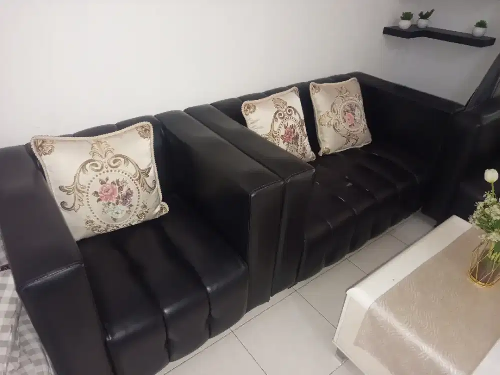 Sofa hitam 4 seat