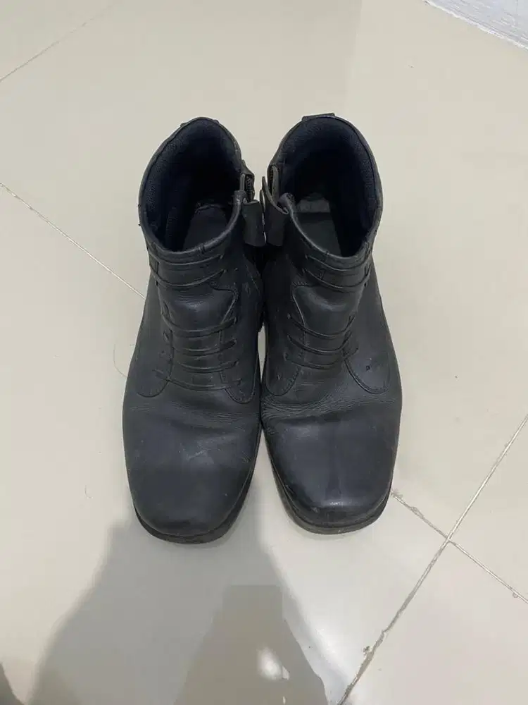 SEPATU KULIT ASLI