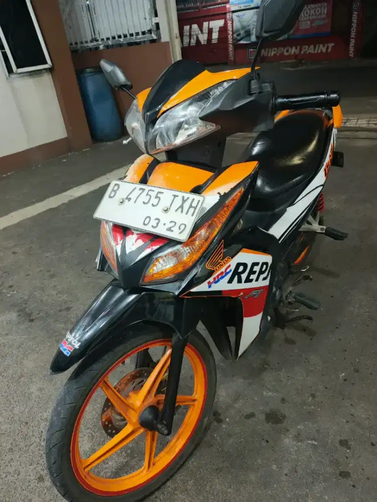 Honda Blade Repsol 2015