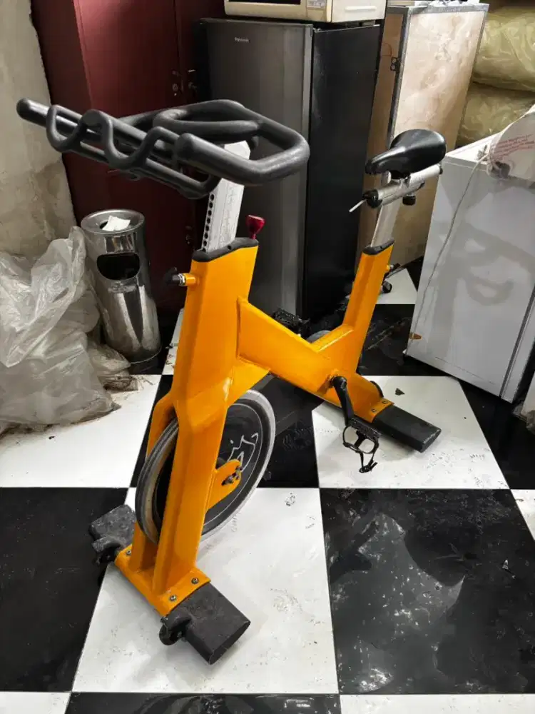 Spin Bike Commercial Star Trac Spinner NXT Original - Siap Pakai