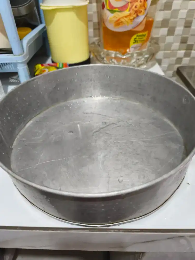 Loyang kue diameter 29cm, tinggi 7cm