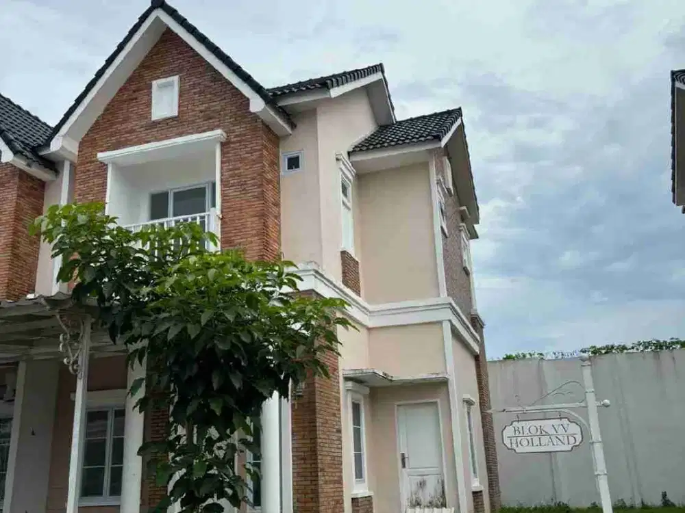 RUMAH SUDUT NYAMAN DAN ASRI