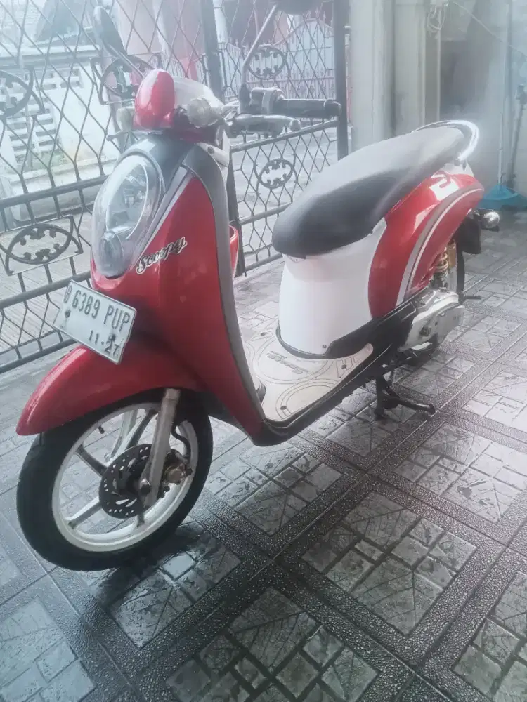 Honda Scoopy 2012
