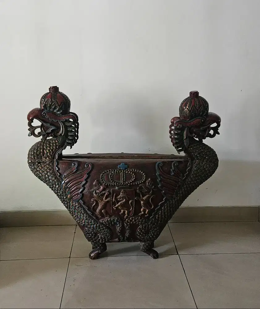 Hiasan antik 2 kepala naga