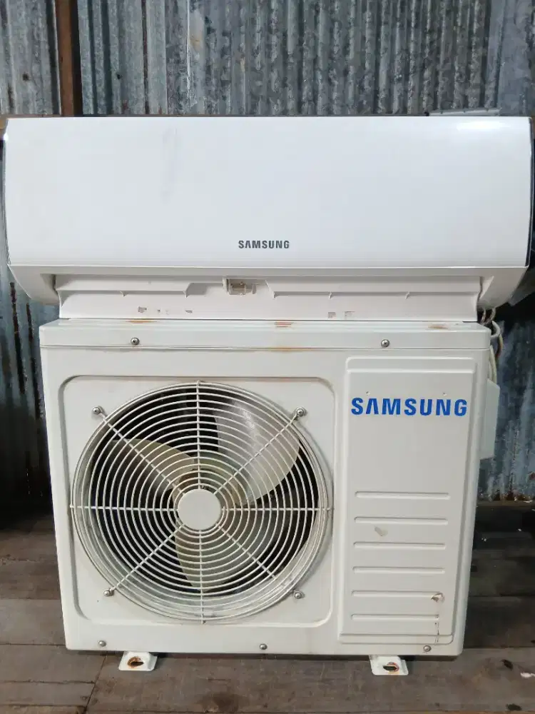 MENJUAL AC BEKAS 1/2 PK KOMPLIT