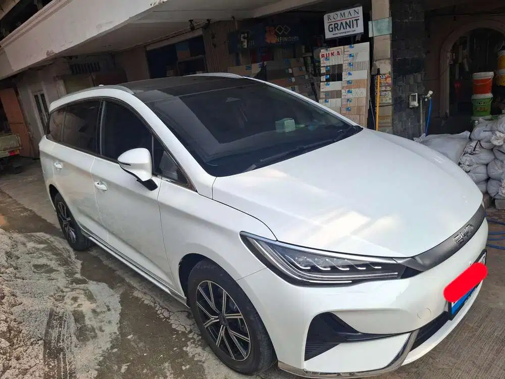 BYD M6 2026 Listrik