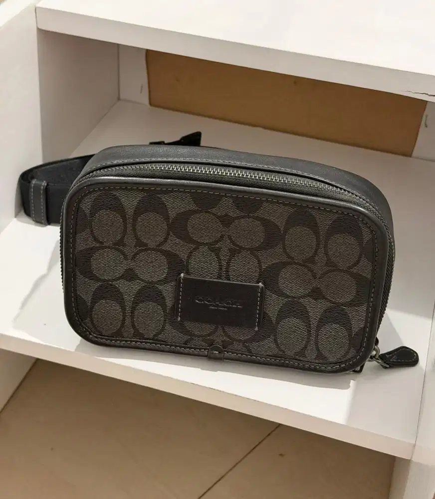 Crossbody coach signature black