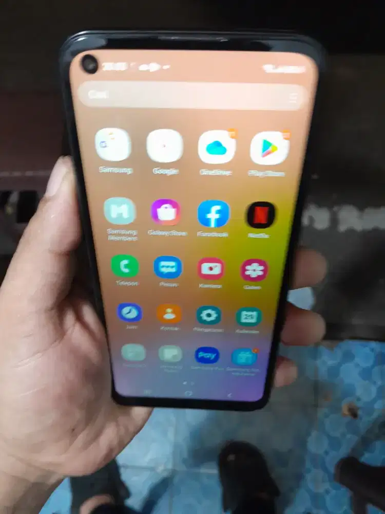 Jual hp samsung A11 ram 3/64 warna hitam lecet pemakaian aja ,normal..