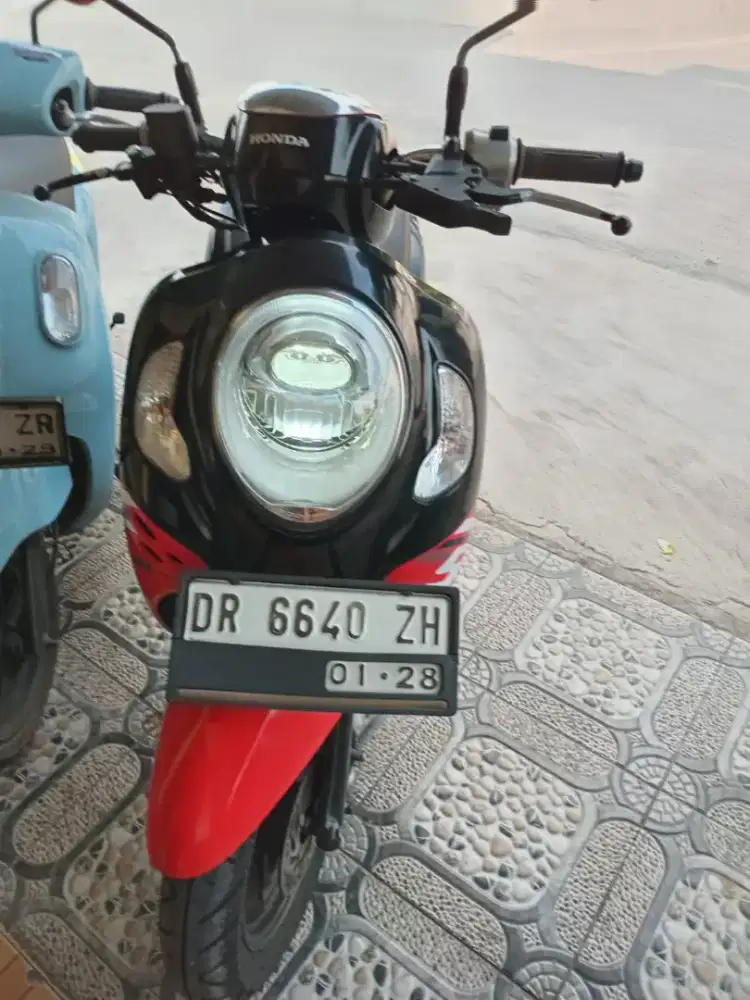 Honda Scoopy 2023 konci doble