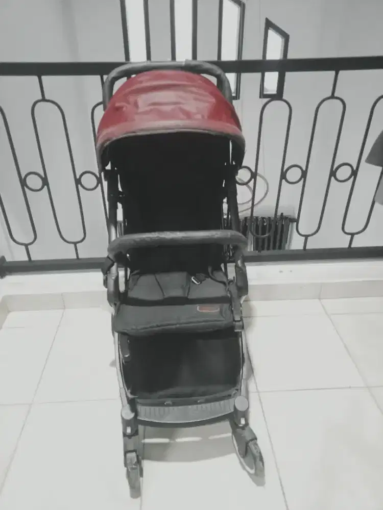 Di jual stroller merk babydoes like new