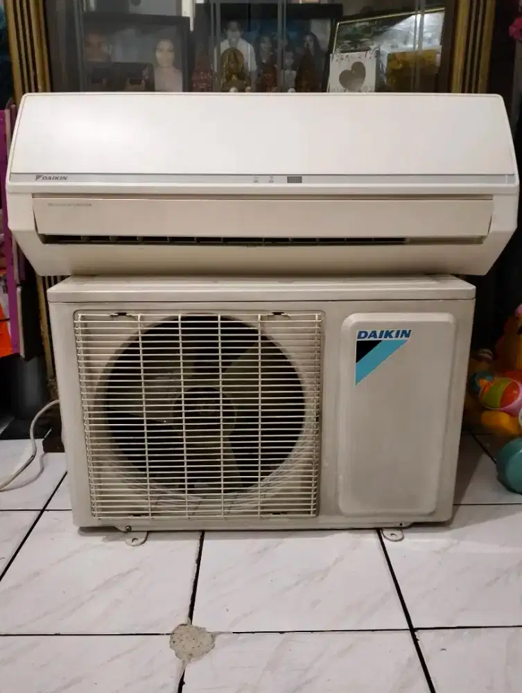 ac split 1/2 pk daikin mulus, bagus normal
