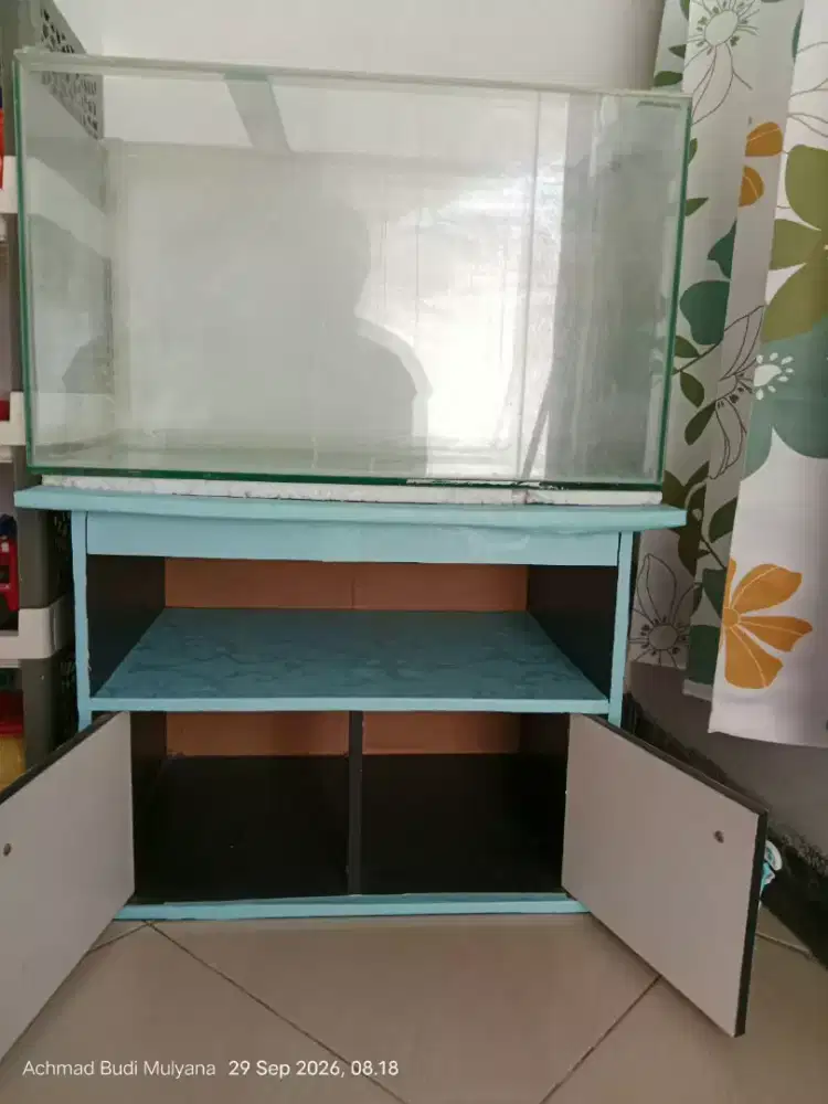 Di jual aquarium bekas, siap pakai beserta accesories nya dan mesin2.